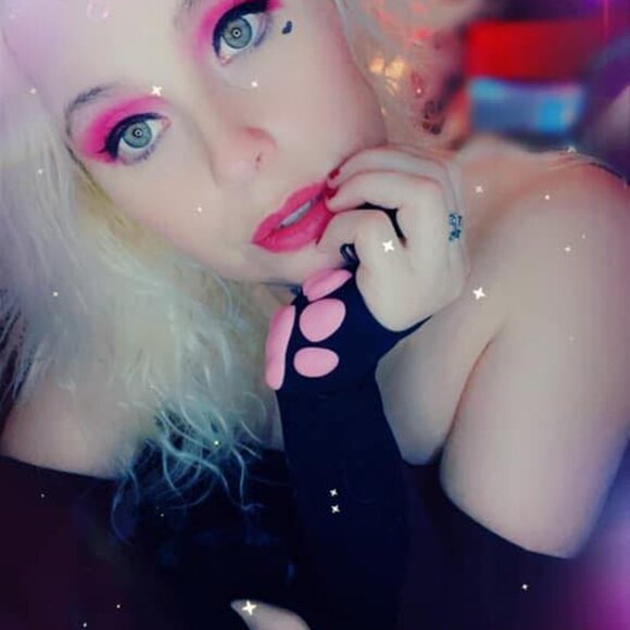 Meet your Posher, Britney - Picture 5 of 5